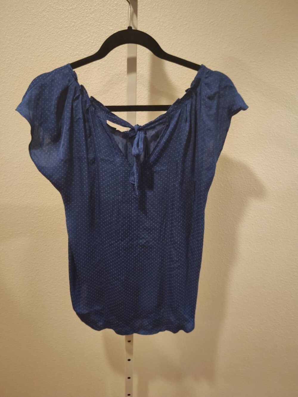 LC Lauren Conrad Women's Top Size Medium Navy Blue Pleated Polka Dots - Picture 10 of 10